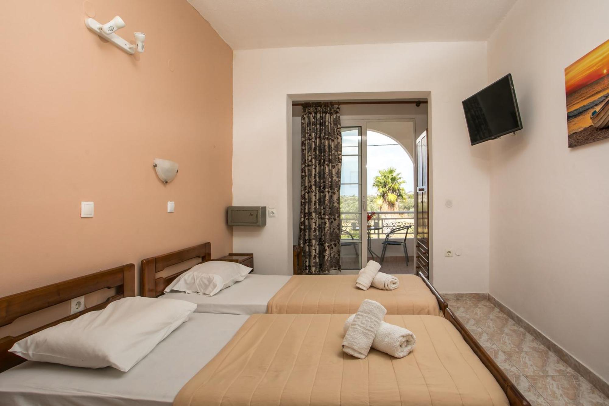 Dimitris Studios & Apartments Фаліракі Екстер'єр фото