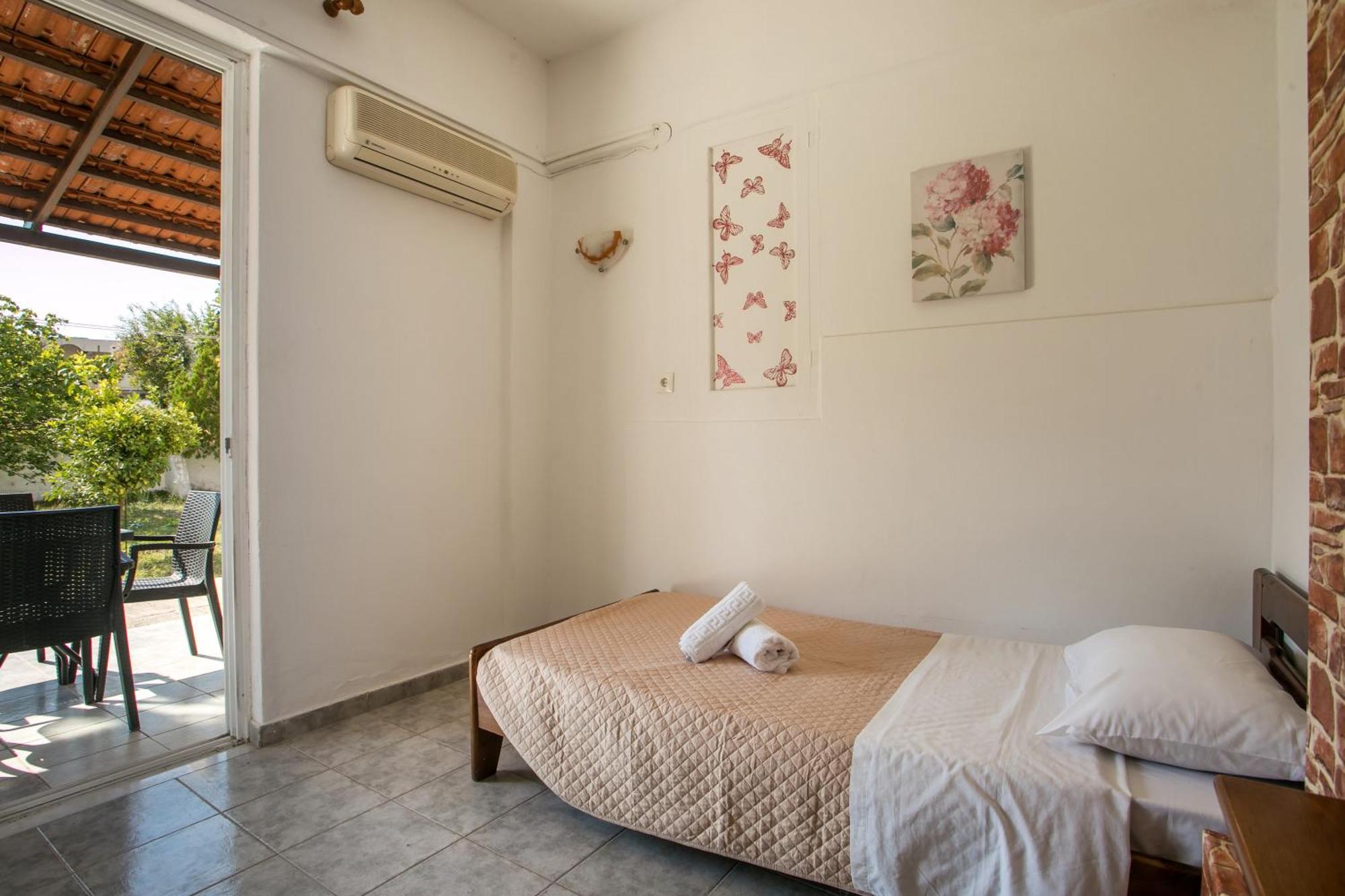 Dimitris Studios & Apartments Фаліракі Екстер'єр фото