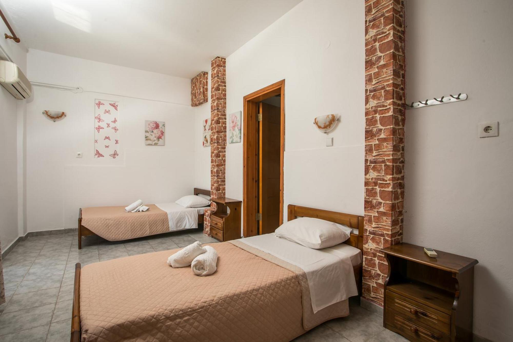 Dimitris Studios & Apartments Фаліракі Екстер'єр фото
