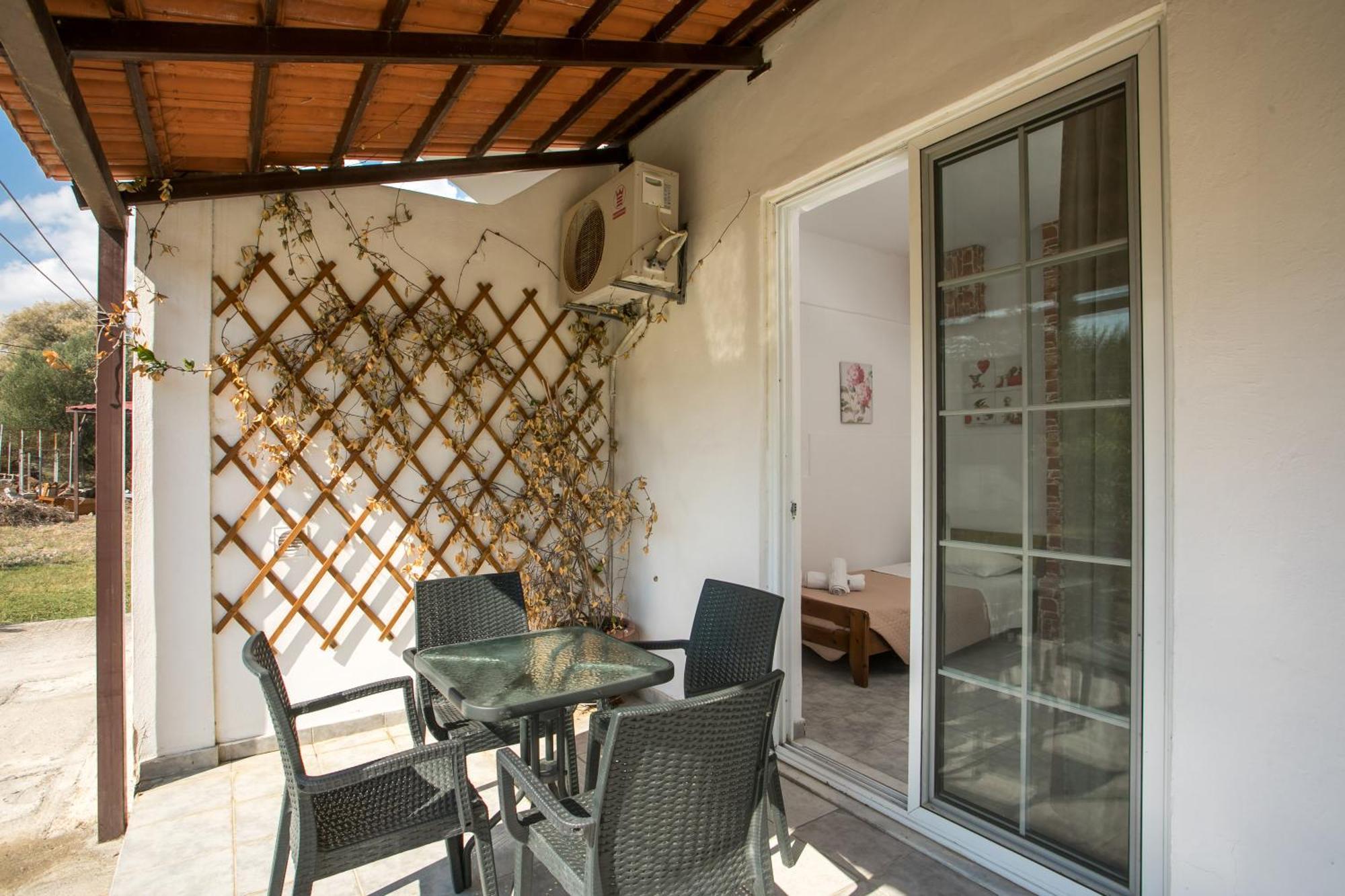Dimitris Studios & Apartments Фаліракі Екстер'єр фото