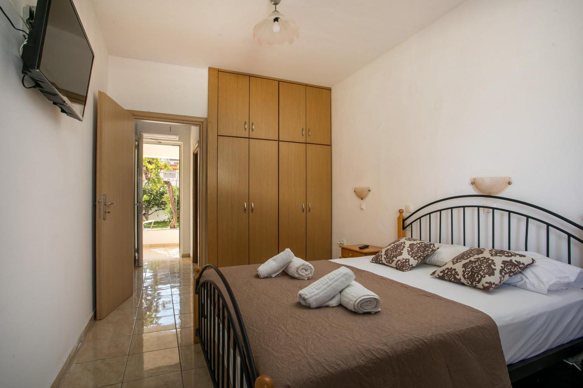 Dimitris Studios & Apartments Фаліракі Екстер'єр фото