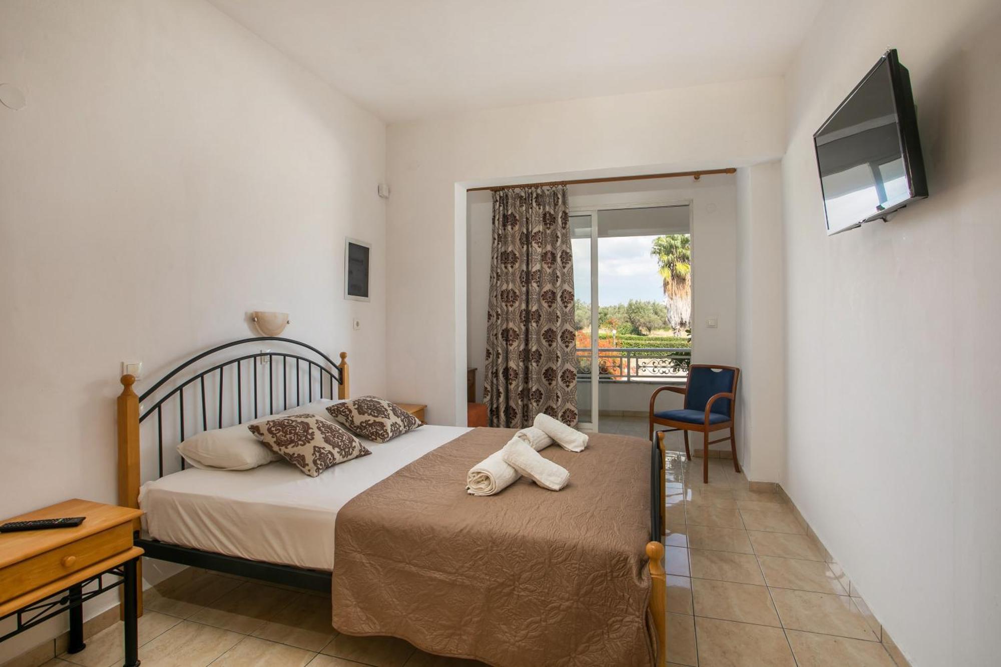 Dimitris Studios & Apartments Фаліракі Екстер'єр фото
