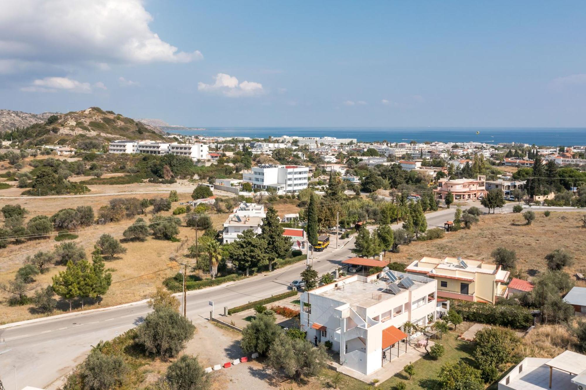 Dimitris Studios & Apartments Фаліракі Екстер'єр фото