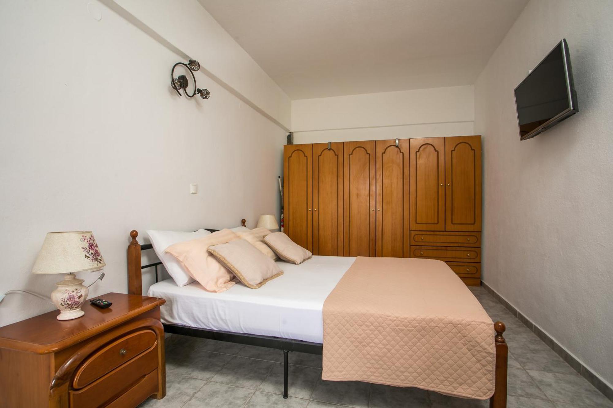 Dimitris Studios & Apartments Фаліракі Екстер'єр фото